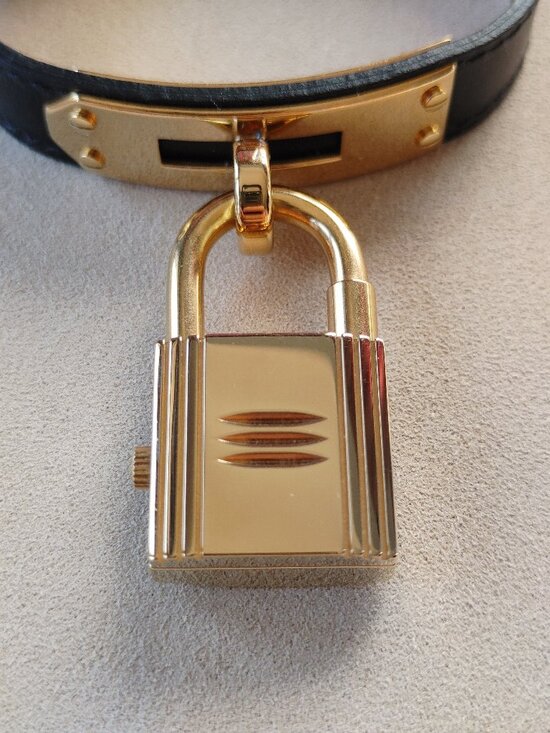 Hermes Kelly Padlock Watch Quartz 18k Yellow Gold Black Dial Leather Bracelet main image 11
